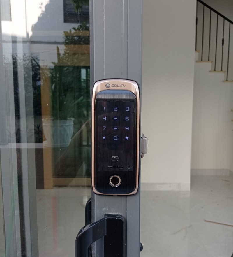 Solity GA-60BH có độ dày thích hợp với cửa kính lùa.