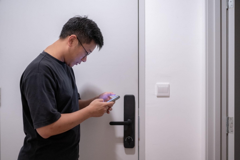 Hướng Dẫn Cách Lắp Khóa Cửa Thông Minh Tại Nhà Từ A–Z Việc lựa chọn đúng loại khóa sẽ giúp tối ưu trải nghiệm sử dụng và đảm bảo an toàn lâu dài.