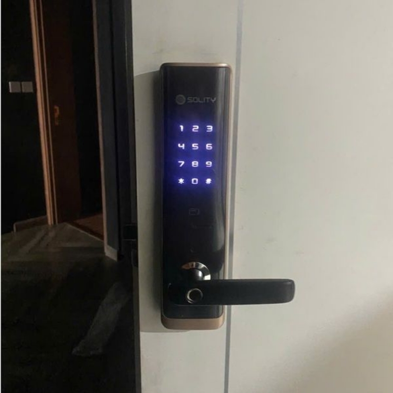Top 8+ Khóa Điện Tử Tay Gạt Bảo Mật Cao, Giá Tốt Nhất Solity GM-7000BK là dòng khóa điện tử cao cấp hỗ trợ Face ID 3D.