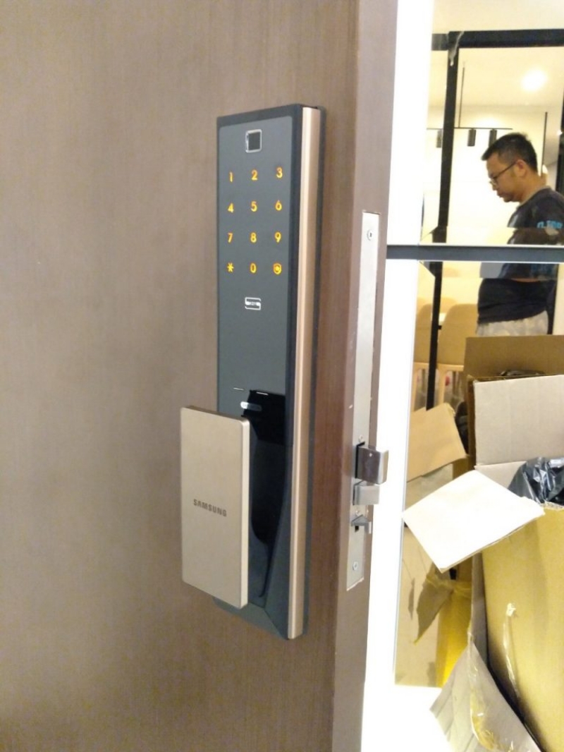 Samsung nổi bật với hệ sinh thái Smarthome và thiết kế hiện đại, dễ dùng