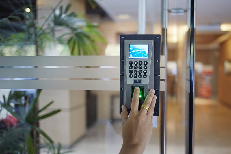 Nhiều công ty doanh nghiệp lựa chọn lắp khóa văn tay cho văn phòng.