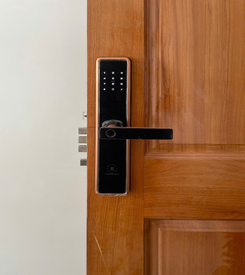 Dịch Vụ Lắp Khóa Vân Tay Nhanh Chóng - Miễn Phí - Tận Nơi Lắp khóa vân tay sai kỹ thuật dễ gây hỏng cửa và khóa lỗi vận hành