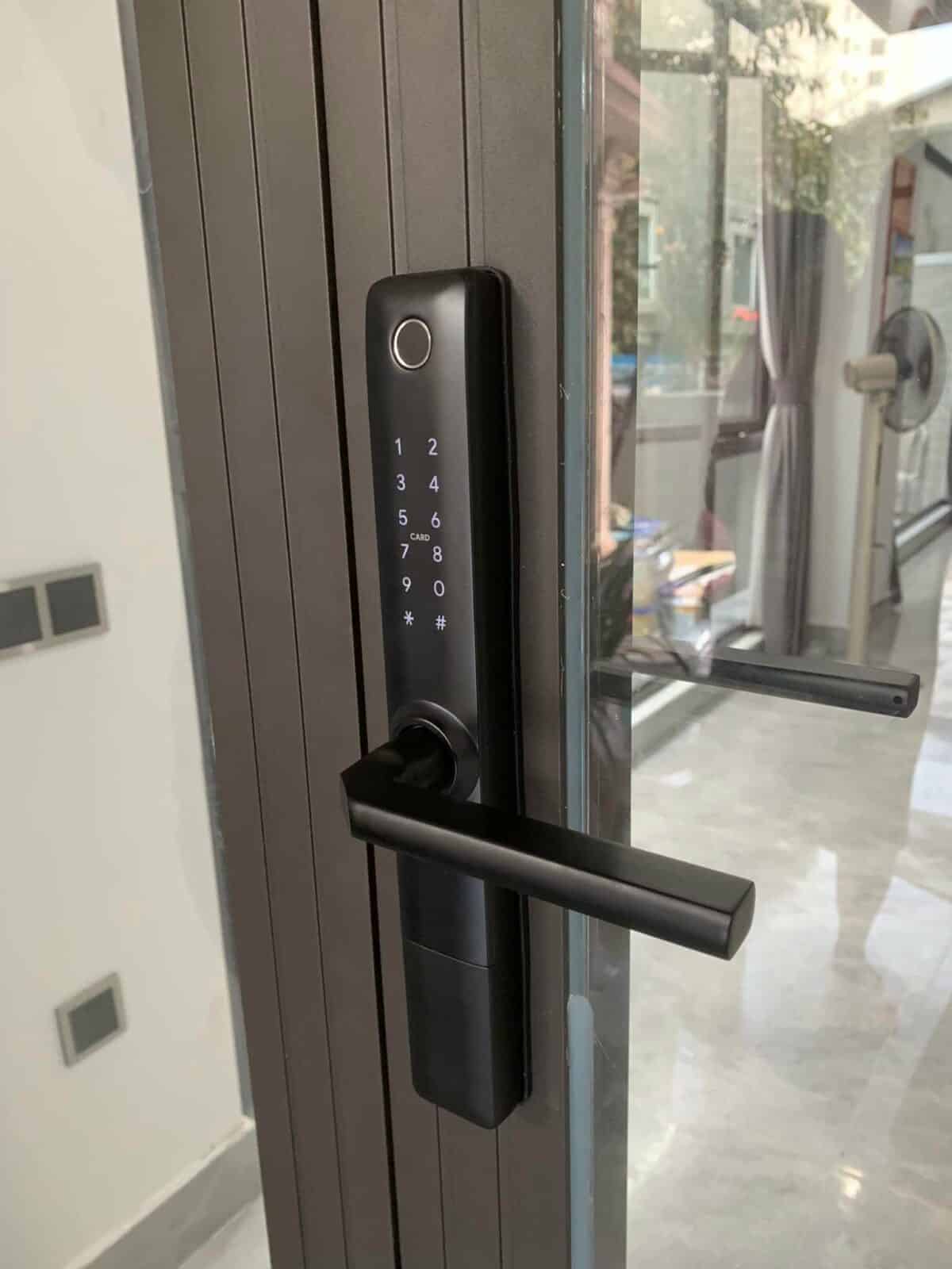 Hướng dẫn lắp đặt khóa điện tử cho cửa nhôm Xingfa
